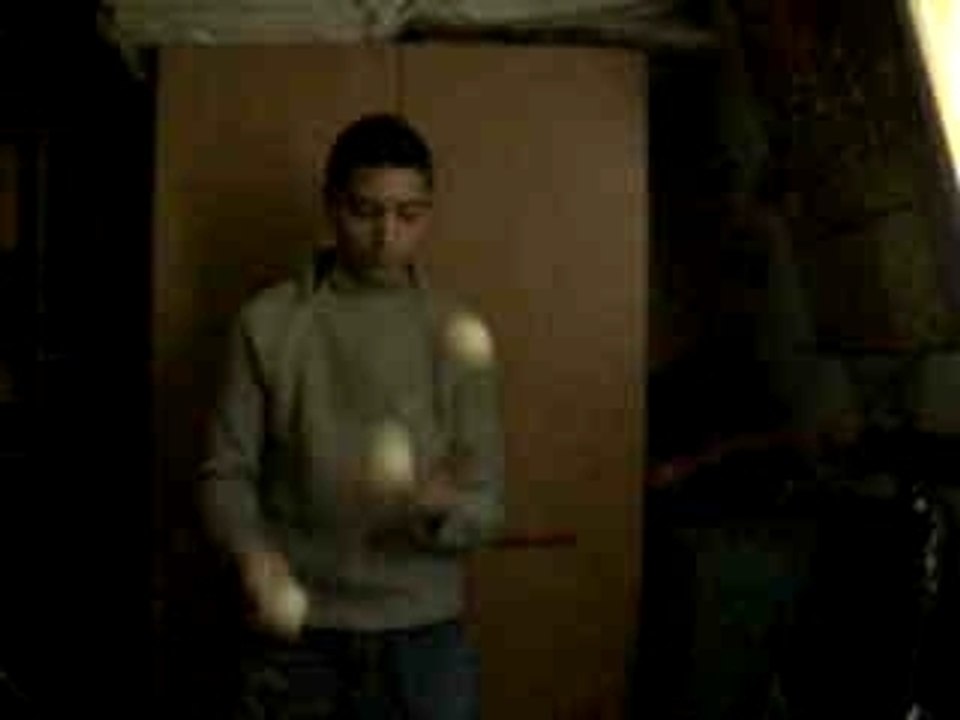 CLIP0886