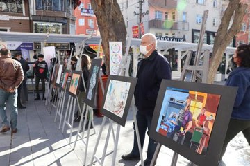 Güzel Sanatlar Lisesi öğrencileri, yaptıkları resimlerle Kovid-19'a dikkati çekti
