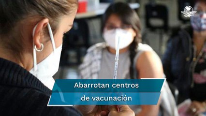Adolescentes saturan sedes de vacunación