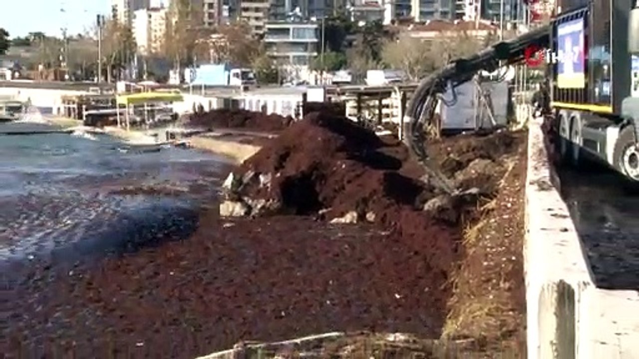 Caddebostan Sahili kızıla büründü