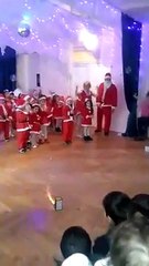 Une fête de Noël qui dégénère dans un appartement