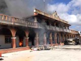Son dakika! Meksika'da belediye başkanına kızan halk, belediye binasını ateşe verdi