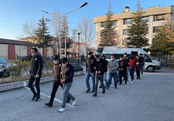 AFYONKARAHİSAR - "İddia kuponu" dolandırıcılığı operasyonunda 7 zanlı tutuklandı