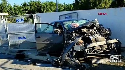 Kamyona çarpıp karşı şeride geçti