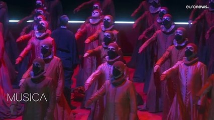 Coşkulu ve minimalist: Tenor Benjamin Bernheim ile heyecan verici bir 'Rigoletto'