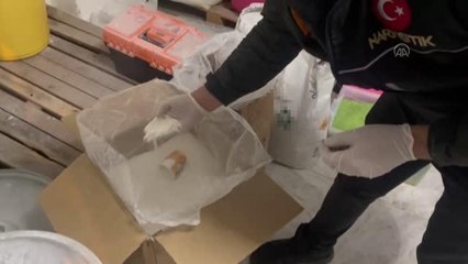 Eyüpsultan'da yaklaşık 250 bin adet uyuşturucu hap ele geçirildi