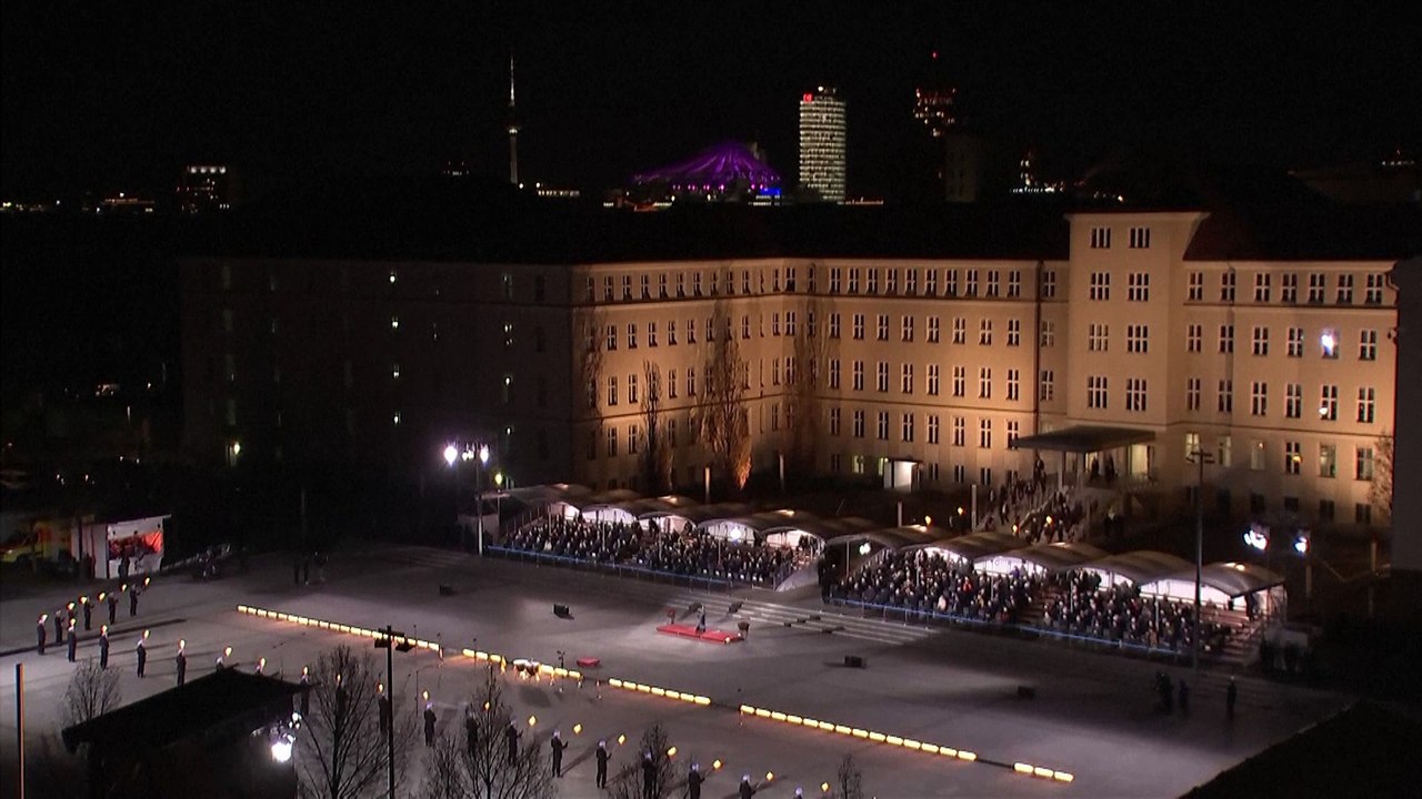 'Dankbarkeit und Demut': Angela Merkel und der große Zapfenstreich zum Abschied