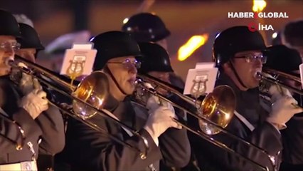 Alman ordusundan Merkel'e görkemli veda