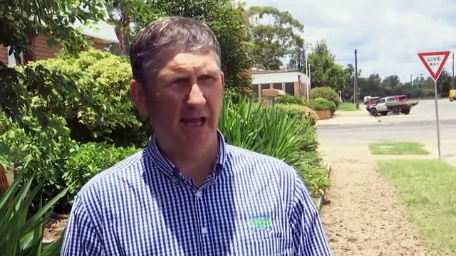 Clean up efforts begin in Qld town of Inglewood after major week of flooding