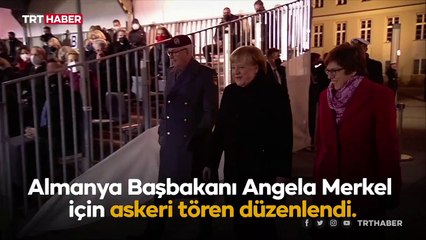 Merkel'e veda töreni: Alkışlarla uğurlandı