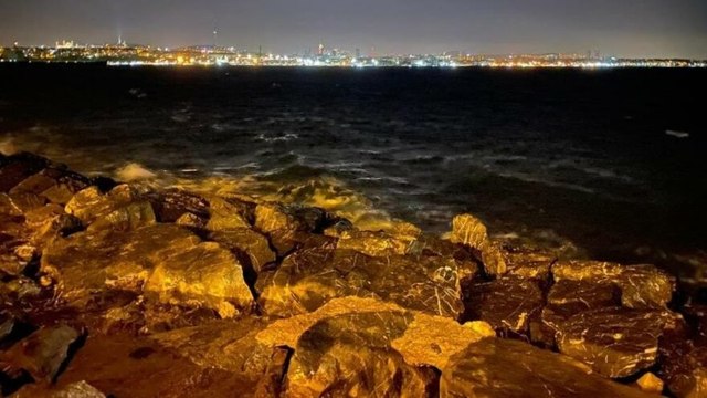 İstanbul'da beklenen lodos etkili olmaya başladı