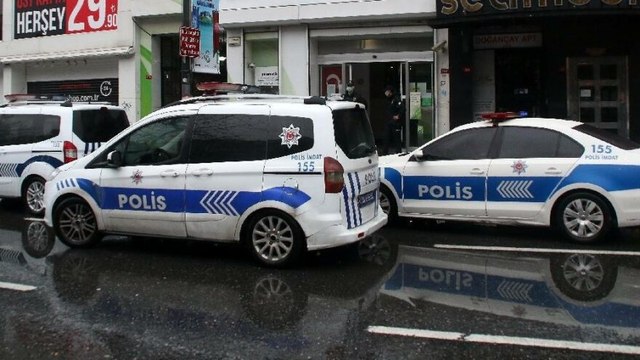 200 Bin TL’lik soygun yaparken yakalandılar, kaçarken arkadaşlarına çarptılar