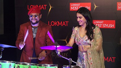 Sara Ali Khan ने अवार्ड फंक्शन में जमकर की मस्ती ; Watch Video | FilmiBeat