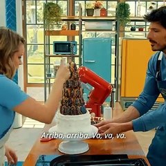 La inusual amistad de Esperanza Aguirre y ‘Soy una pringada’ en ‘Celebrity Bake Off España’