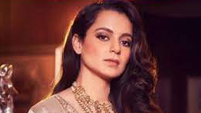 Kangana Ranaut की गाड़ी को पंजाब में किसानों ने घेरकर की नारेबाज़ी, डर गई धाकड़ गर्ल |FilmiBeat