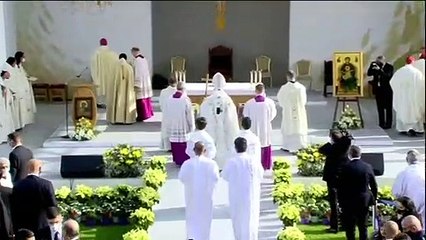 Papa celebra missa no Chipre