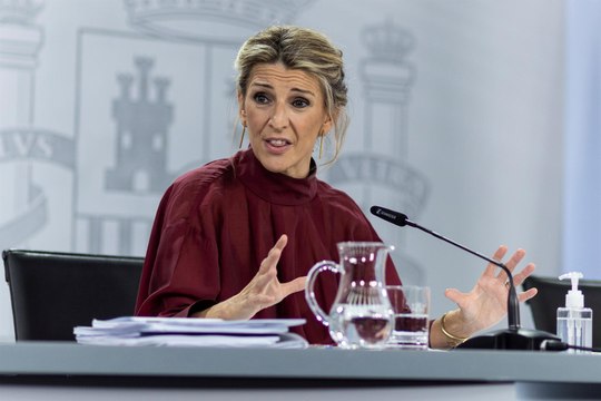 El Gobierno cierra filas con Yolanda Díaz, quien defiende la gestión del Ejecutivo desde el inicio de la pandemia