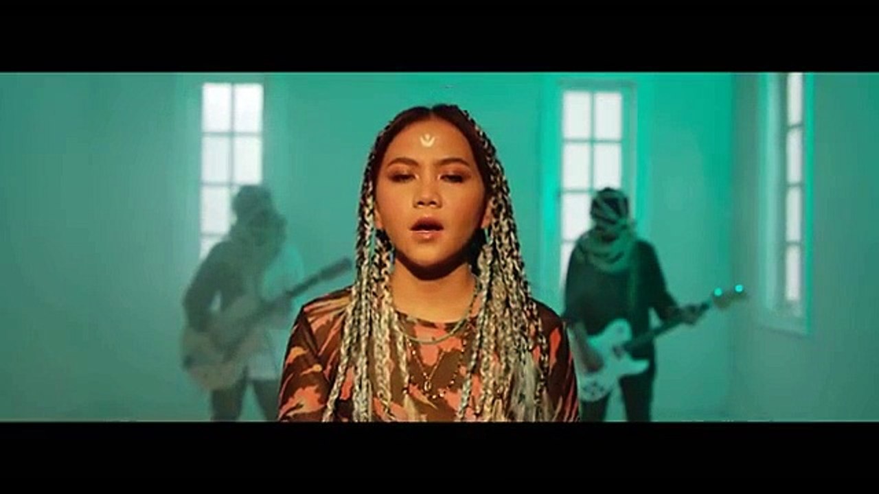 Caessaria – Little Old Man (Music Video)