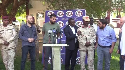 Sudan'da kurtarılan iki Türk vatandaşını taşıyan uçak başkent Hartum'a doğru yola çıktı