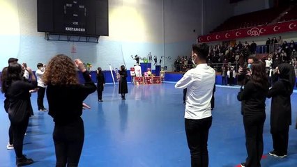 KASTAMONU - Görme ve yürüme engelli öğrenciden tekerlekli sandalyede salsa
