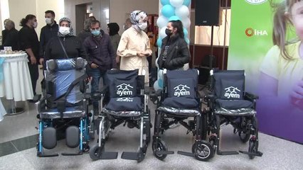 Arnavutköy Belediyesi yaklaşık yüz engelli vatandaşa medikal malzeme dağıttı