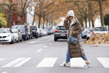 9 Warm (But Not Too Warm) Outfits to Wear on 50-Degree Days