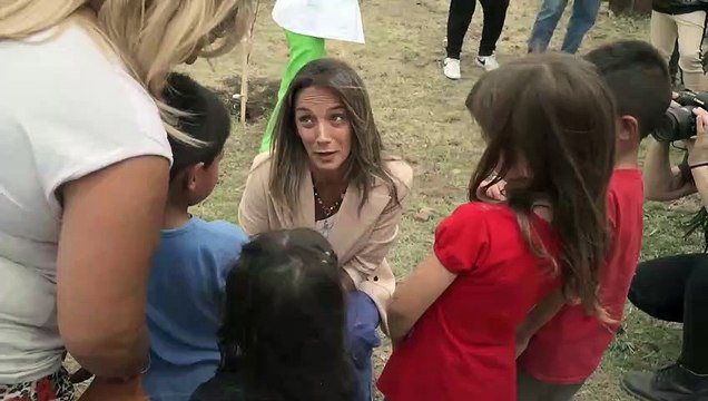 Malena Galmarini participó de la primera plantación de árboles del programa EcoAySA en Moreno