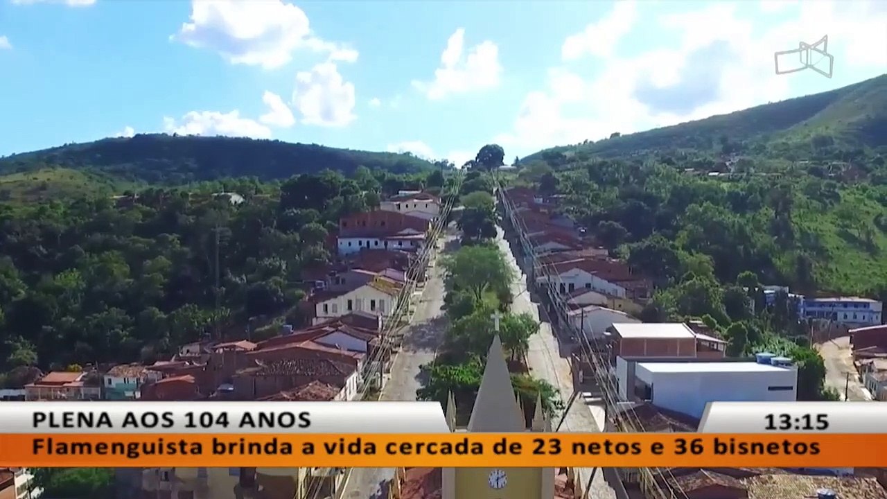 PLENA AOS 104 ANOS - Aniversário de uma das torcedoras mais antigas do Brasil. Eunice Lima Costa é flamenguista e teve 10 filhos, 23 netos e 36 bisnetos.