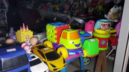 Pessoas "acampam" em fila para o bazar beneficente que acontece neste sábado em Cascavel