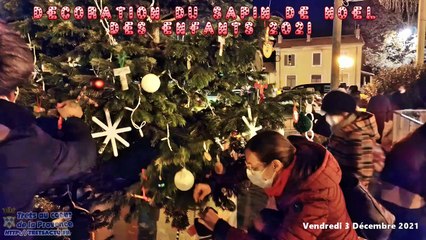 Decoration du sapin de noel des enfants de TRETS - 3DEC2021