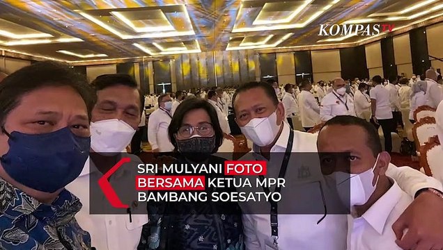 Foto Bersama dengan Ketua MPR Bambang Soesatyo, Menkeu Sri Mulyani: Selfie ini Beribu Makna..