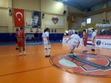 Engel tanımayan sporculardan dostluk maçı