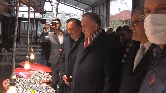 BALIKESİR - MHP heyeti Adım Adım 2023: İl İl Anadolu programı kapsamında Bandırma'da ziyaretlerde bulundu