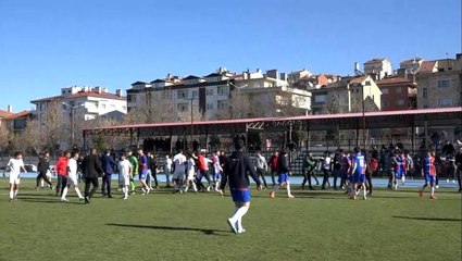 Futbol maçında gergin anlar