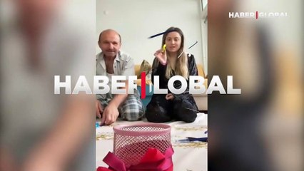 Baba kızın gülümseten kalem oyunu kamerada