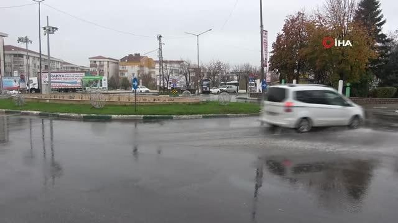 Kırklareli'nde sağanak yağış etkili oluyor