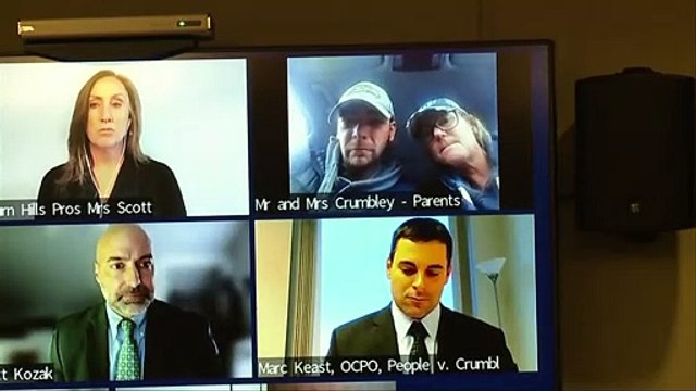 Pais de autor de disparos em escola do Michigan acusados de homicídio involuntário