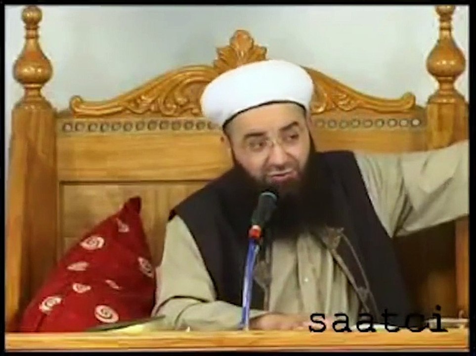 Ezel Akay : “öp beni, yut beni, yala beni, şap beni…!”