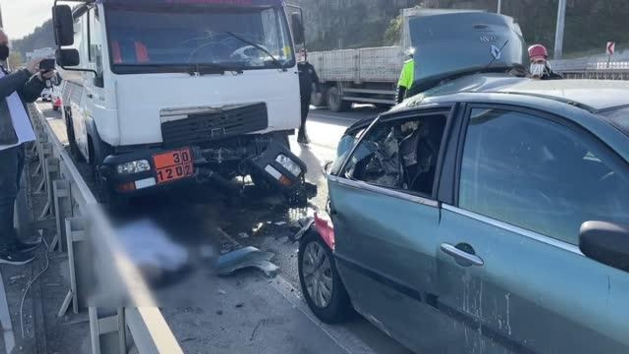Trafik kazasında 1 kişi öldü, 3 kişi yaralandı