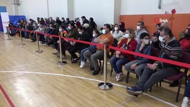 Ortaokul öğrencilerinin robotları bilim şenliğinde yarıştı