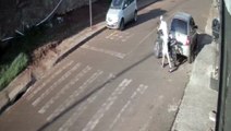 Vídeo: Câmera de segurança flagra furto de motocicleta nesta manhã