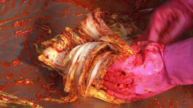 흐뭇한 김장 나눔...'천 원의 기적' 캠페인 / YTN