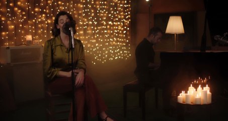 Μαρίζα Ρίζου – Είναι Που Δεν Μπορώ (Official Music Video)