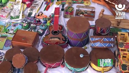 Inauguran la Feria del Comercio Navideño en el Paseo de los Estudiantes