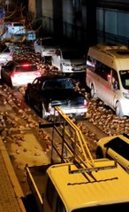 Yol şeker pancarı ile kaplandı, sürücüler ilerlemekte güçlük çekti