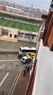 Esenyurt'ta ruhsatı iptal edilen taksici kaçtı, polis kovaladı