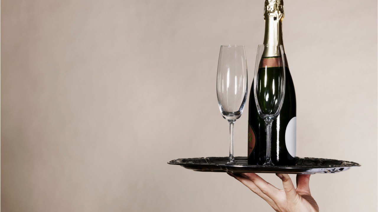 Une bouteille de champagne vendue à un prix complètement fou