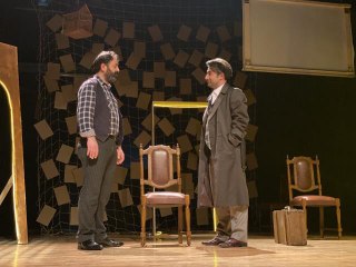 "Hüküm" oyunu Eyüpsultan Kültür Merkezi'nde seyirciyle buluştu