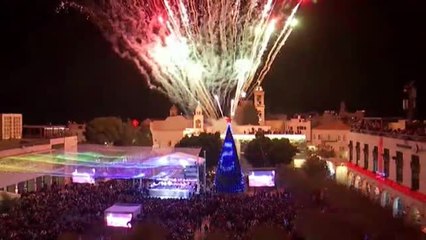 Belén enciende su tradicional árbol de Navidad con el alcance de ómicron en el aire