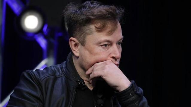 Elon Musk, teknoloji hisselerindeki satış dalgası nedeniyle 15 milyar dolar kaybetti